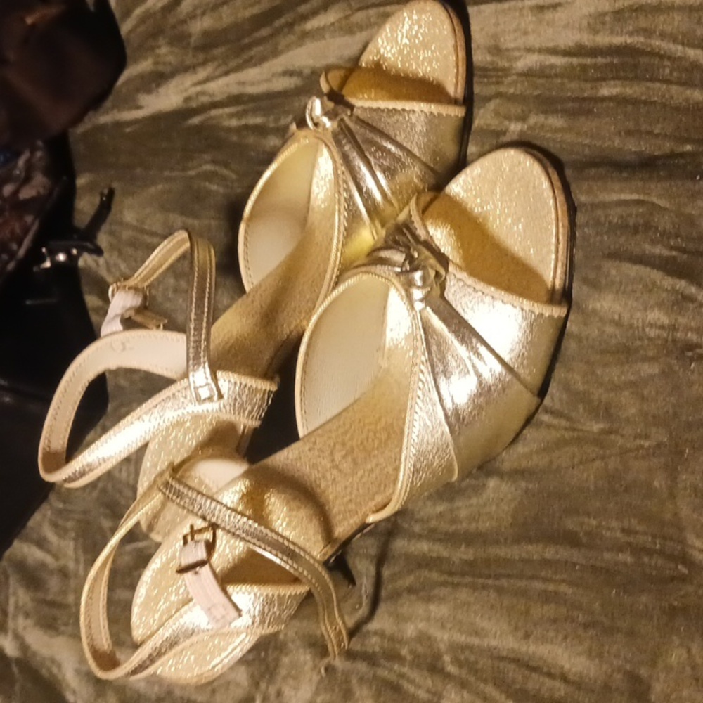 Vintage David Green metallic gold heels